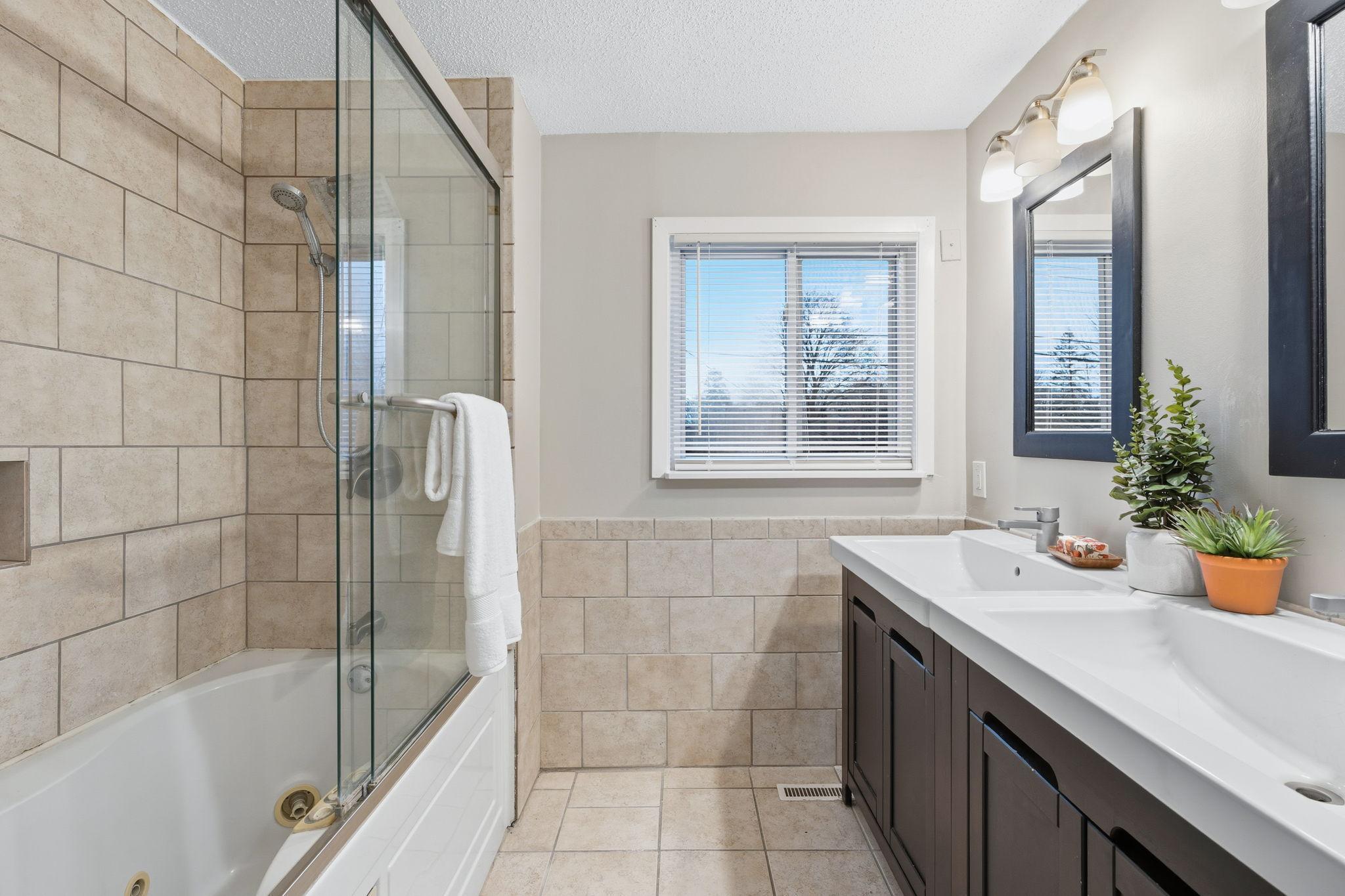 5818 Emerson Avenue N