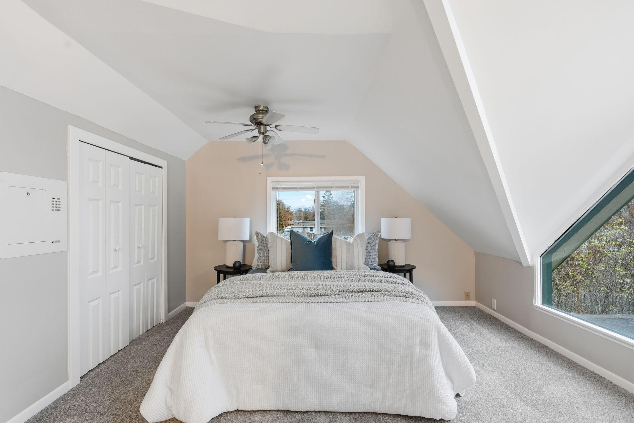 5818 Emerson Avenue N