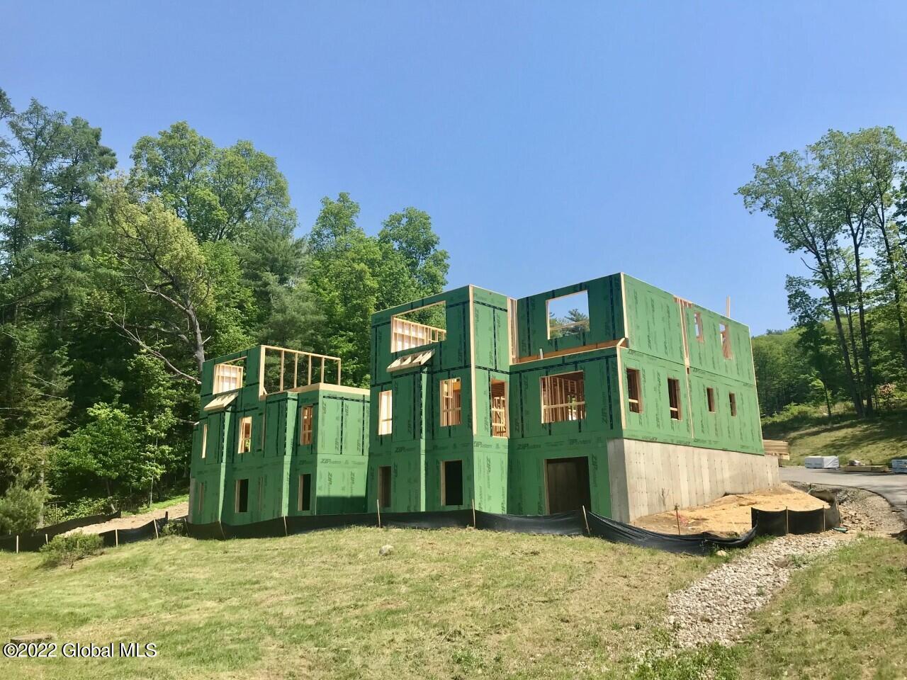 9 Hill Crest Lane, # B