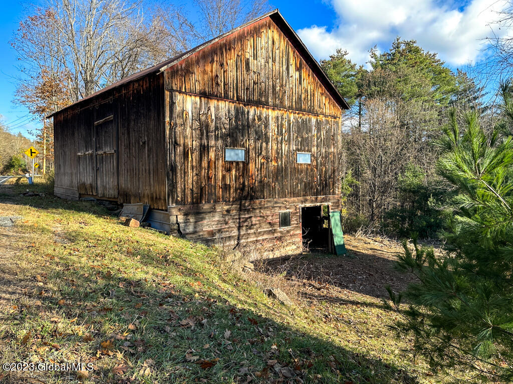 1550 Bay Road