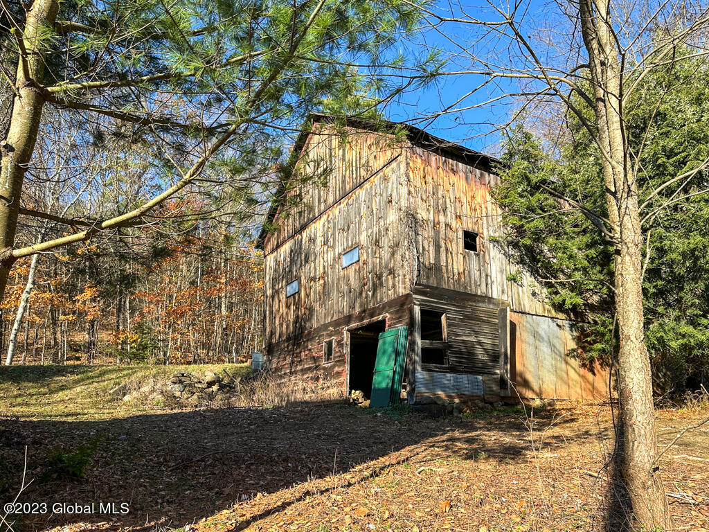 1550 Bay Road