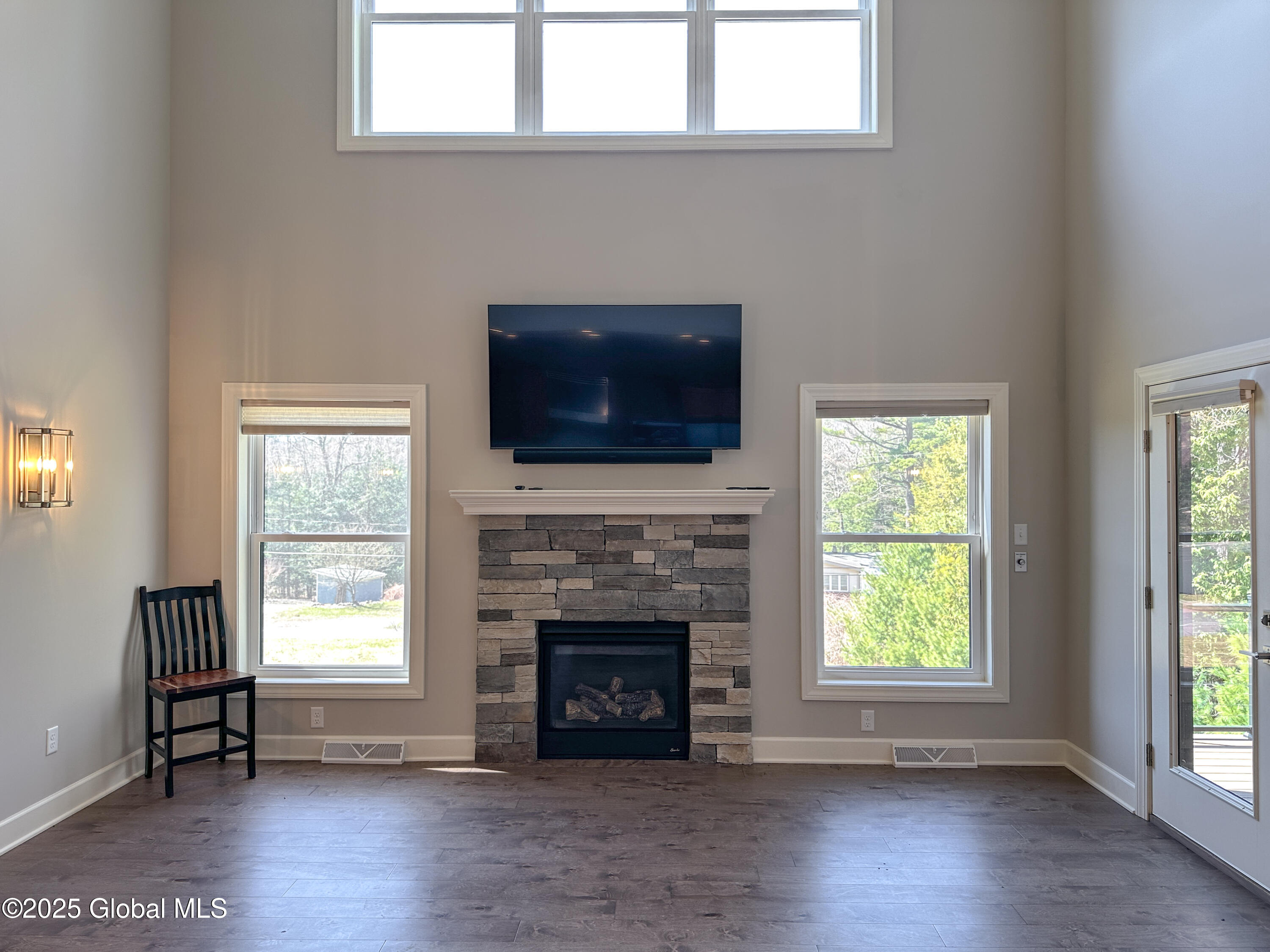 9 Hill Crest Lane, 3