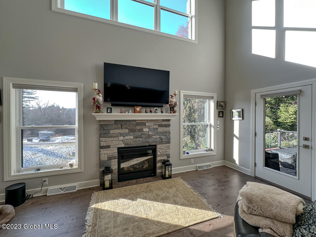 9 Hill Crest Lane, 3