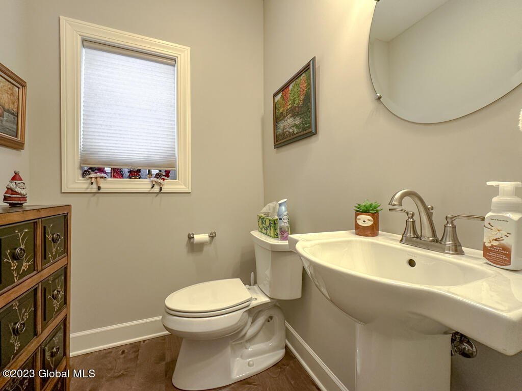 9 Hill Crest Lane, 3