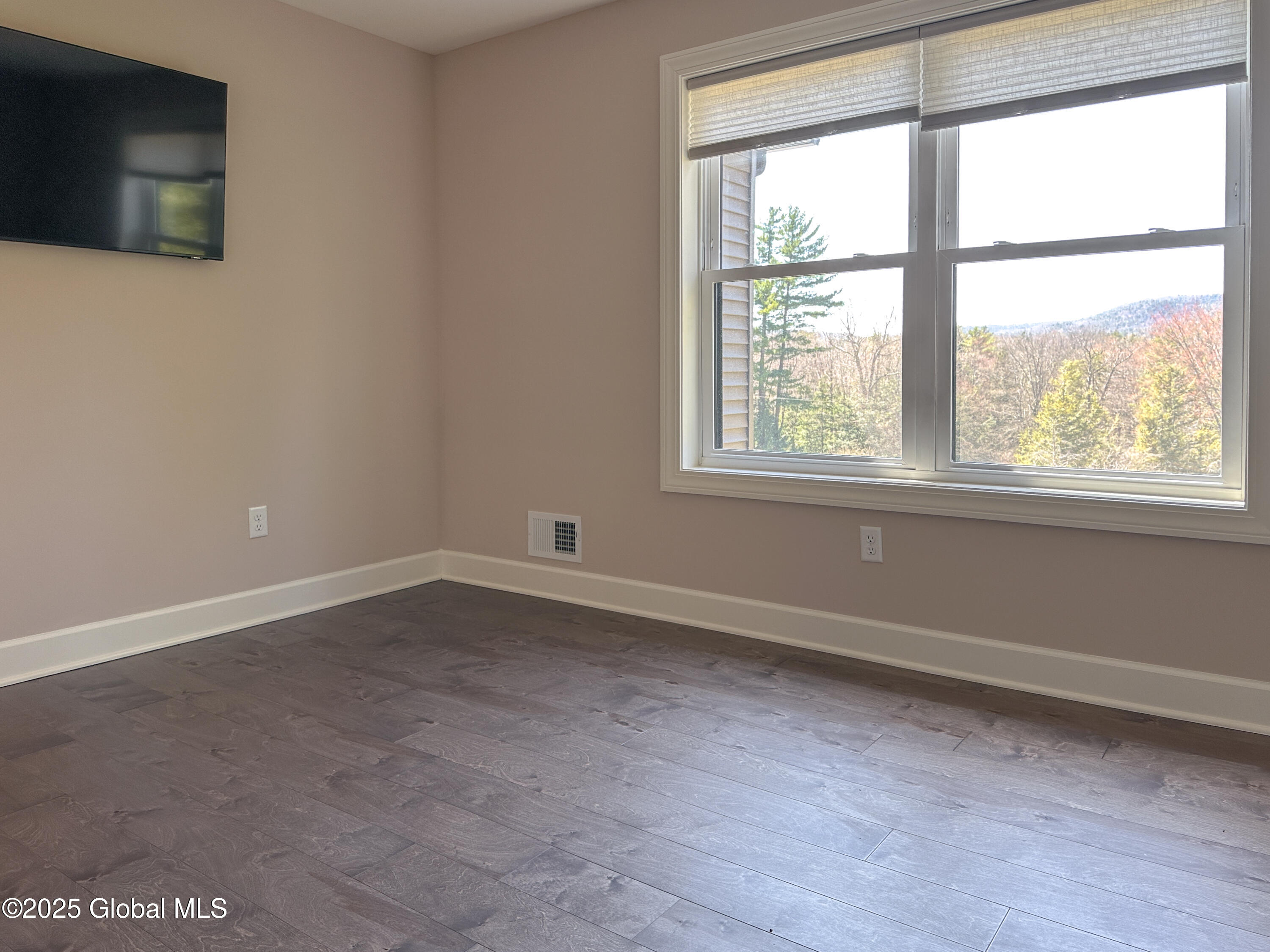 9 Hill Crest Lane, 3