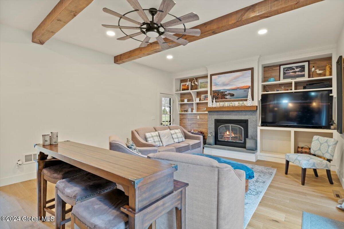 52 Sunny West Lane