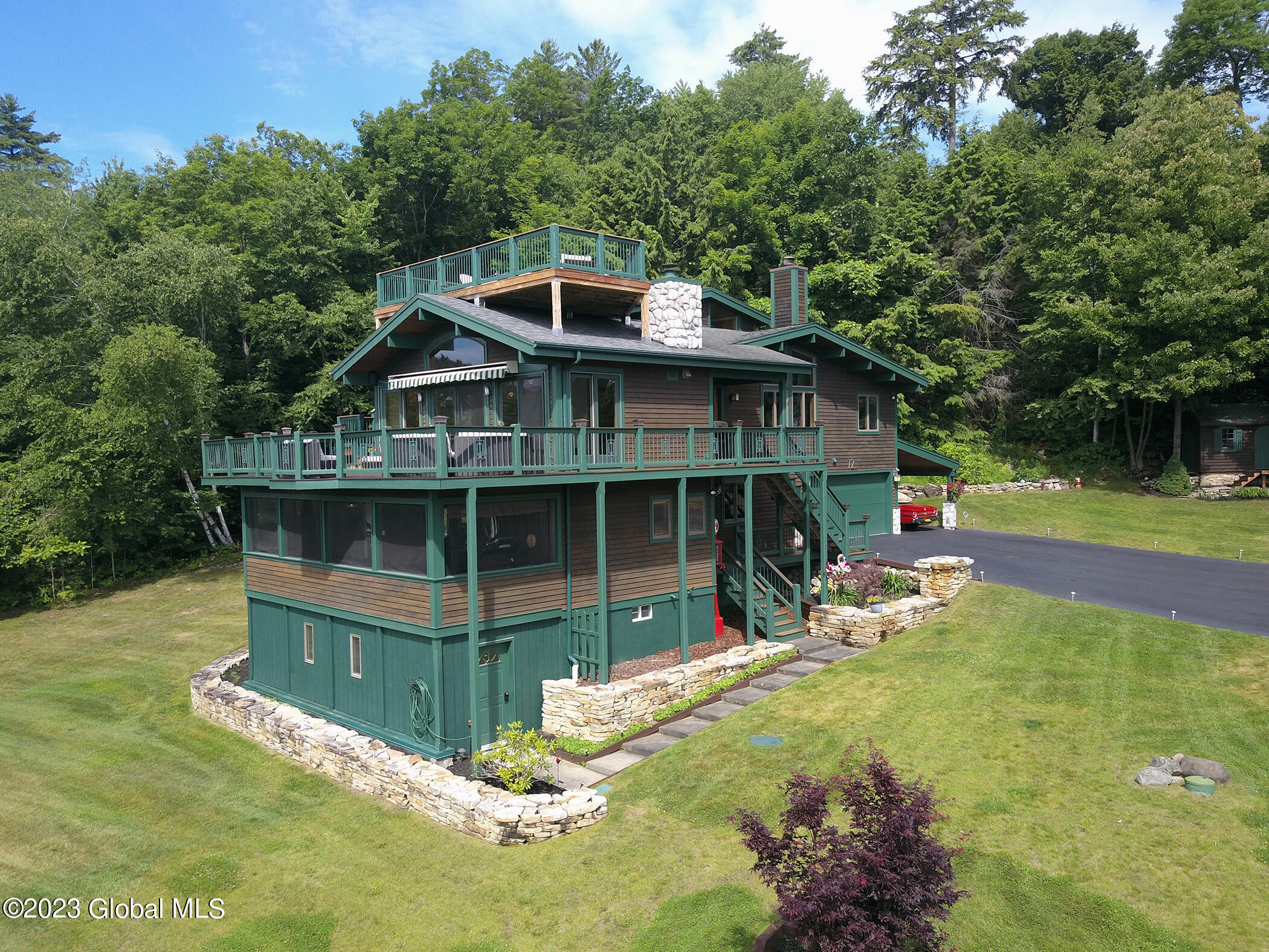 72 Mohican Heights Drive