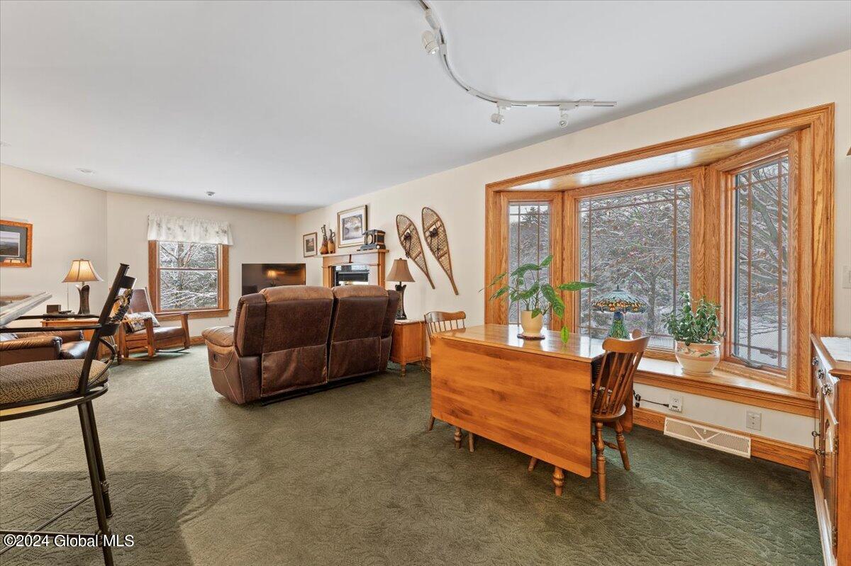 1536 Ridge Road