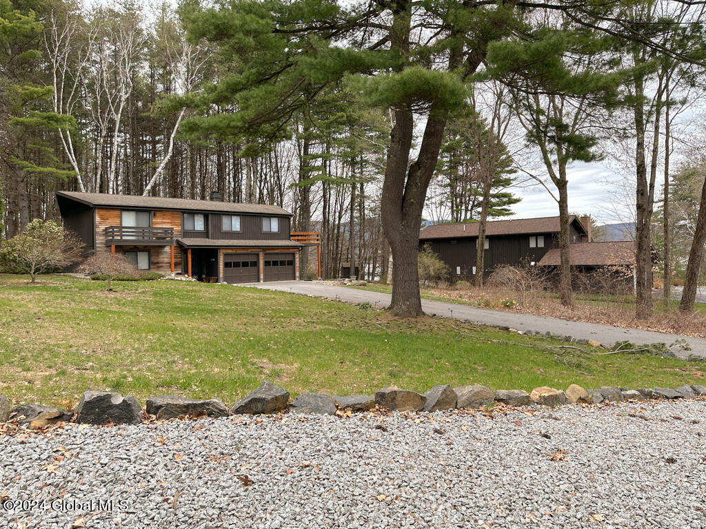 32 Carriage Hill Road
