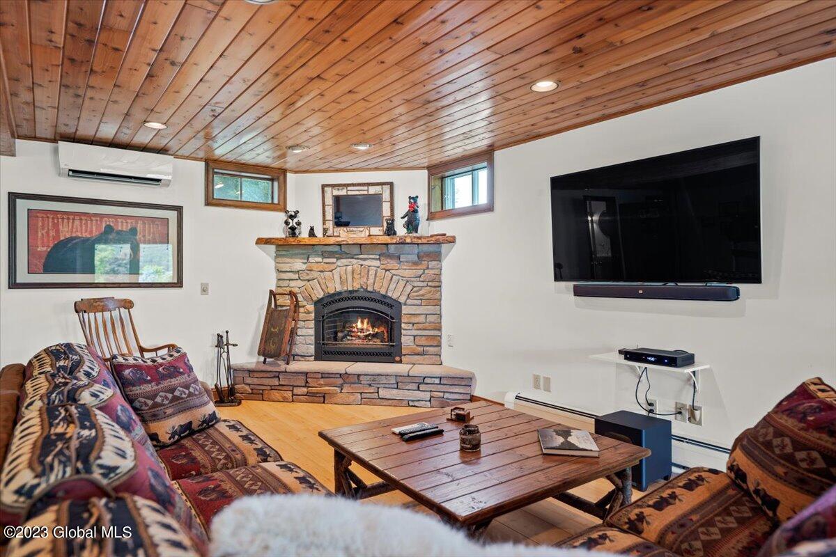 51 Sunnyview Lane