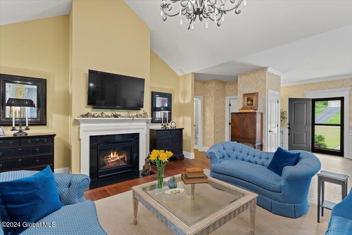 2 Corinne Court