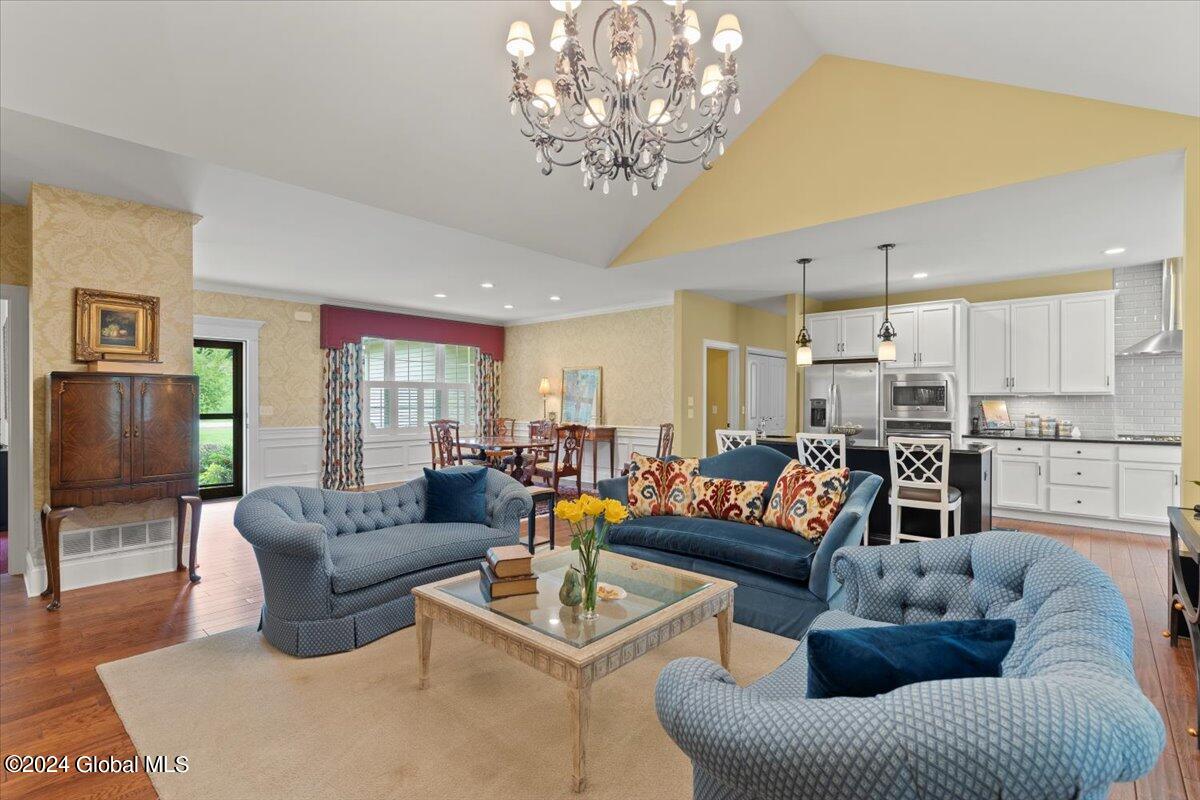 2 Corinne Court