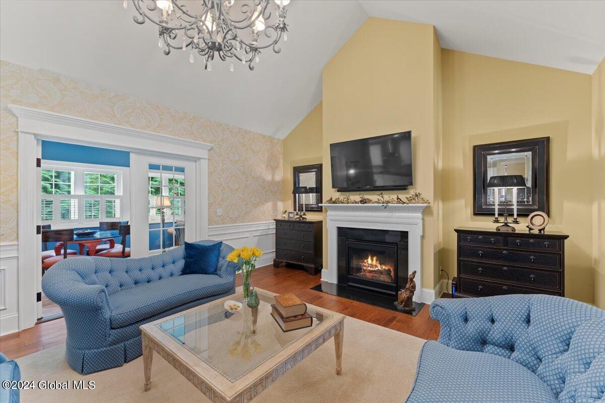 2 Corinne Court