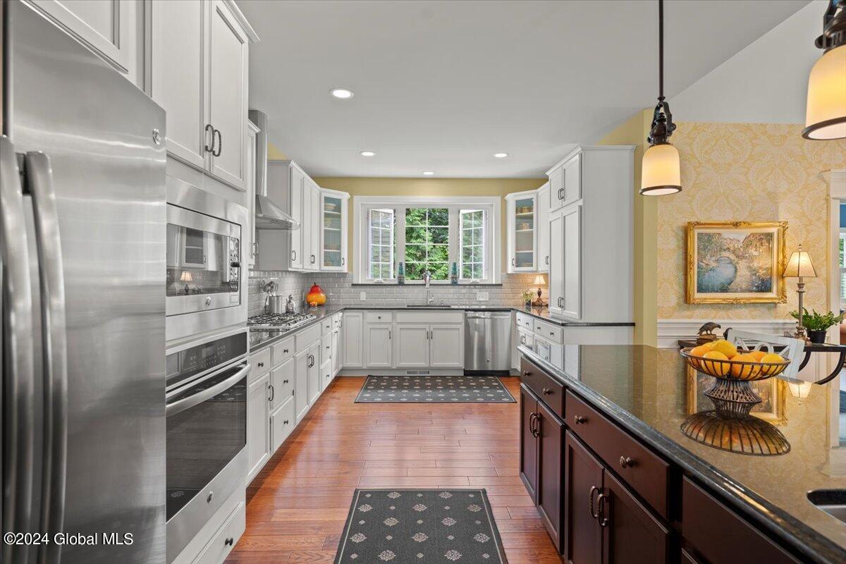 2 Corinne Court