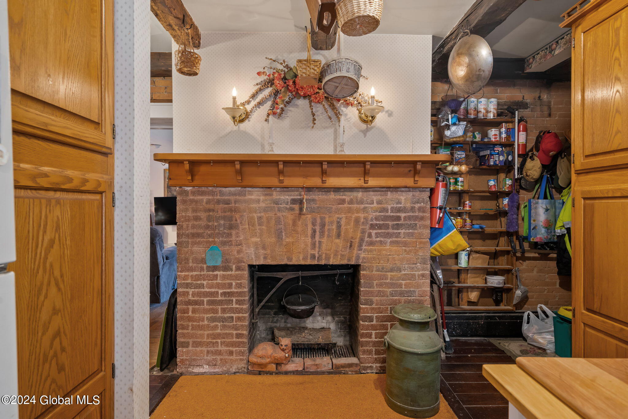 1761 Creek Road