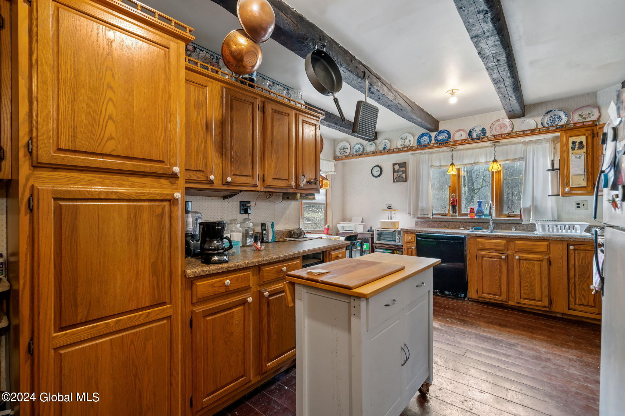 1761 Creek Road