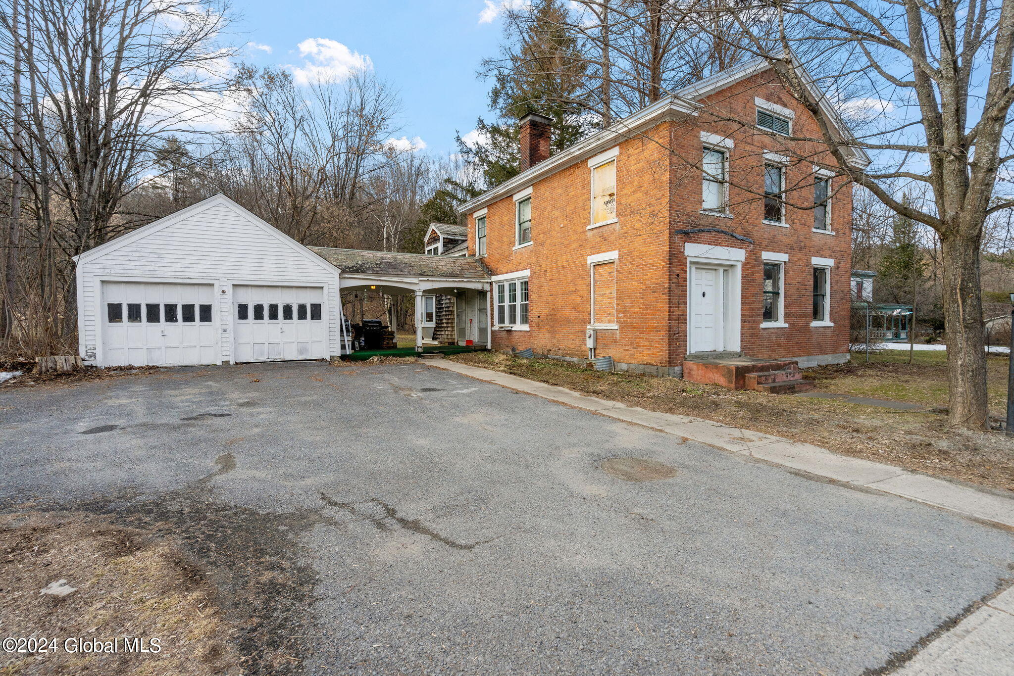 1761 Creek Road
