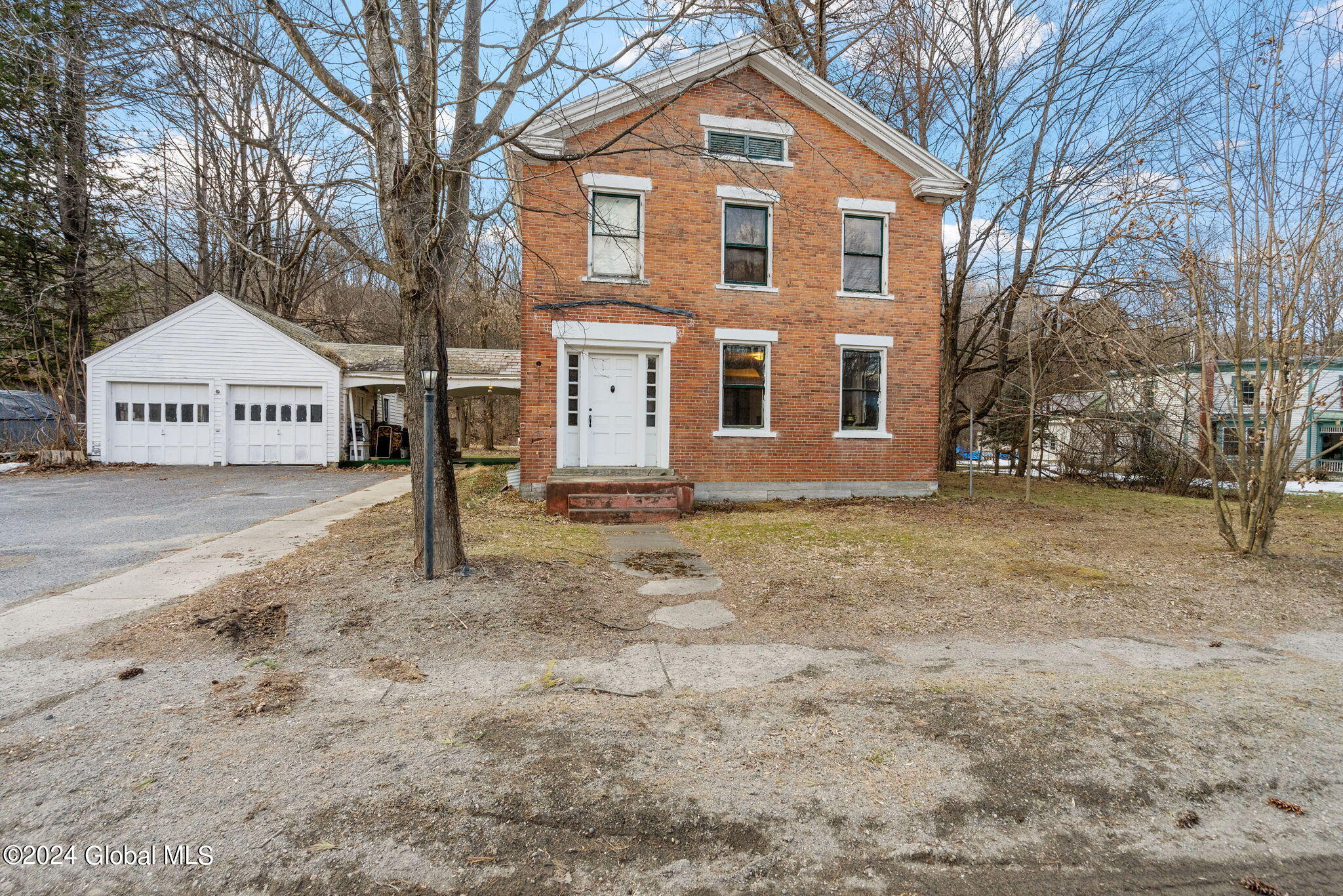 1761 Creek Road