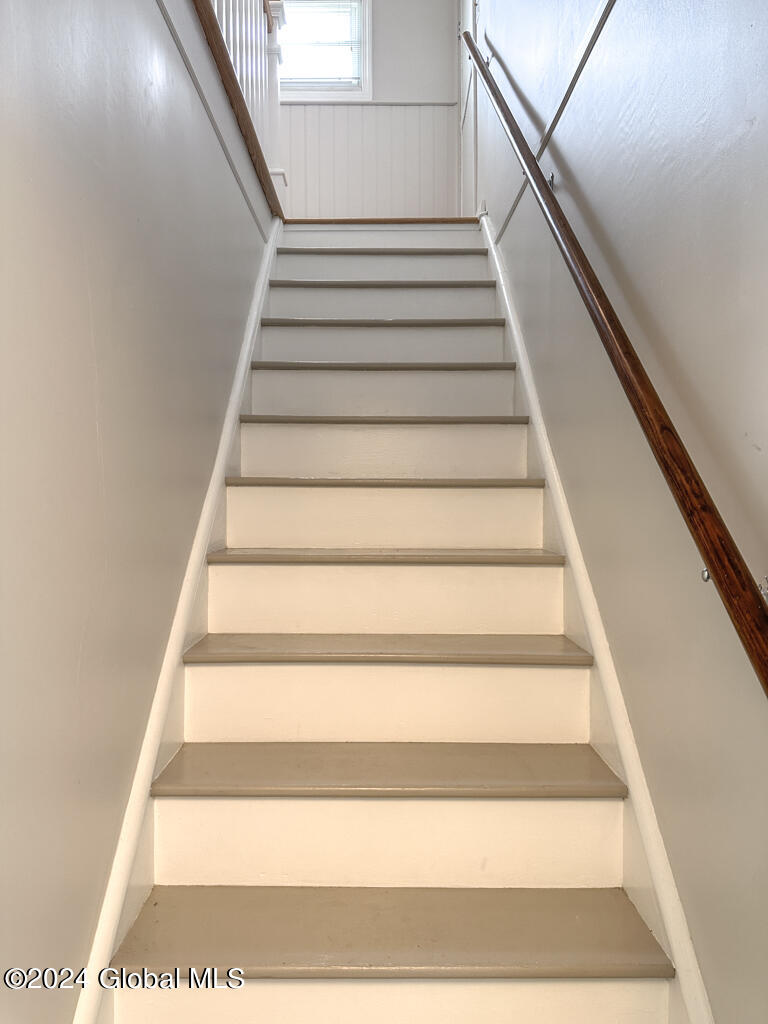 19 Greenway North