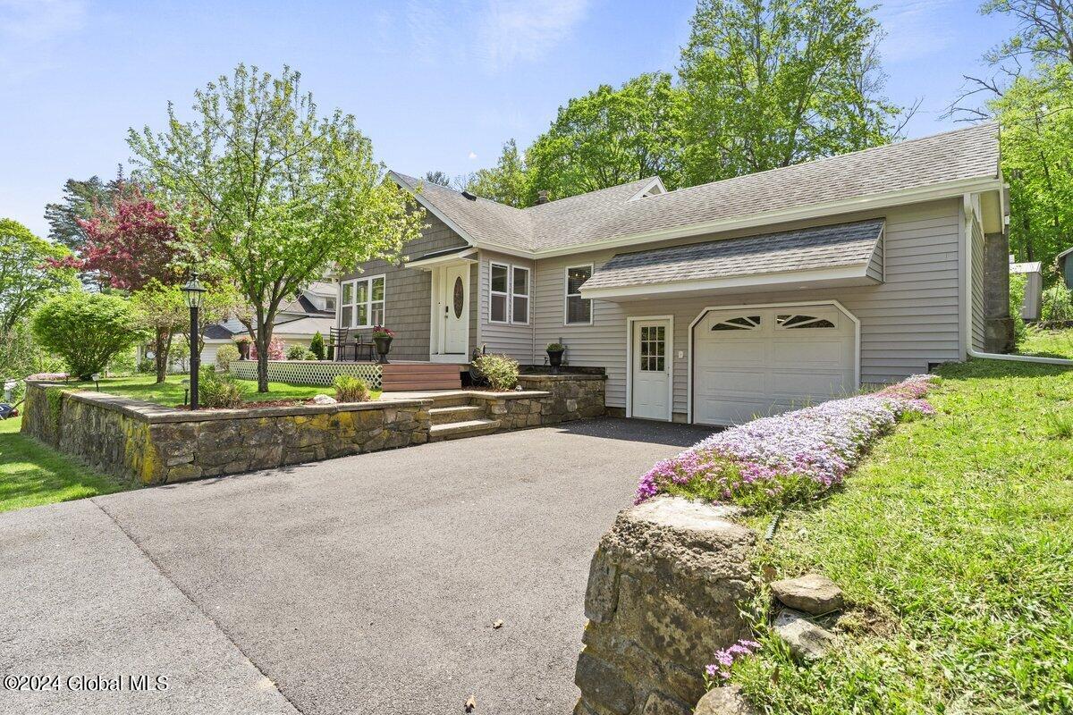 47 Thomson Avenue