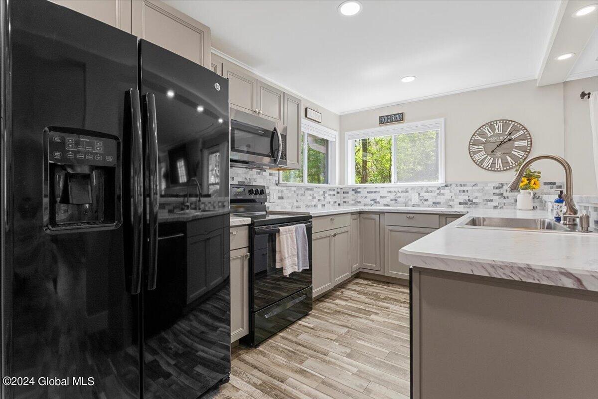 47 Thomson Avenue