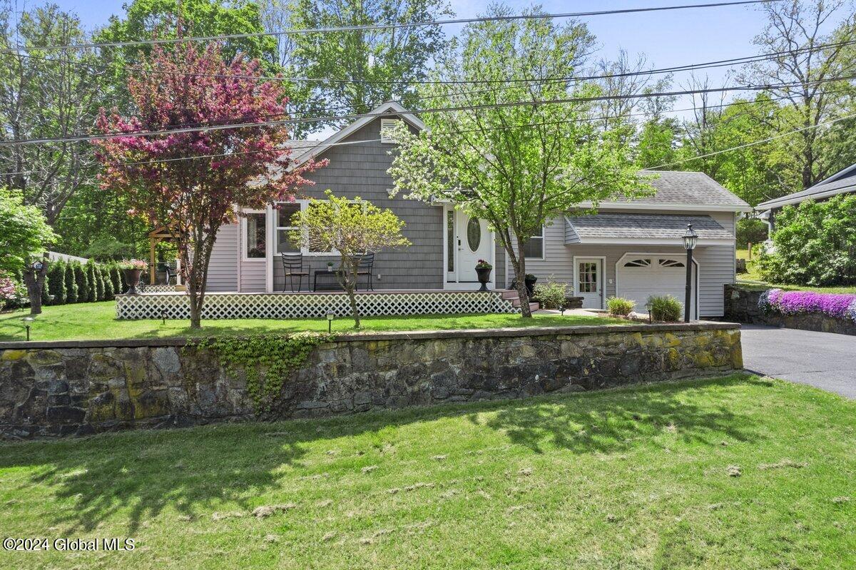 47 Thomson Avenue