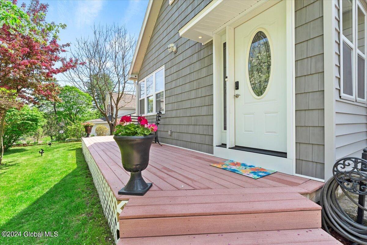 47 Thomson Avenue