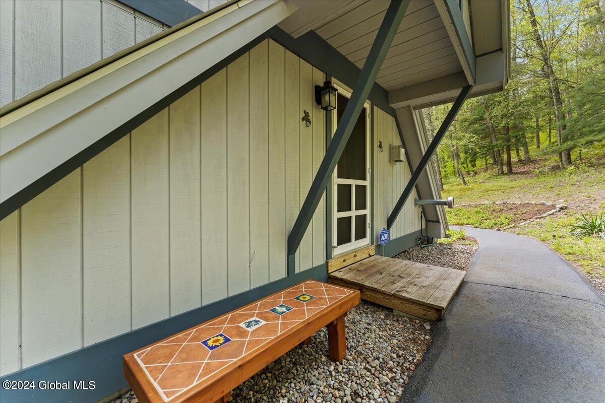 609 Diamond Point Road