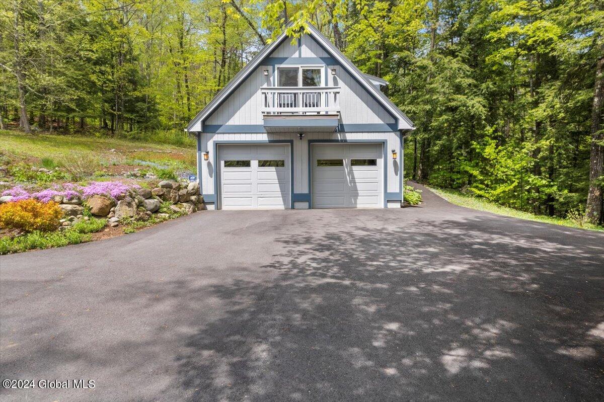 609 Diamond Point Road