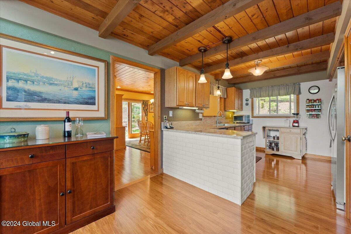 609 Diamond Point Road