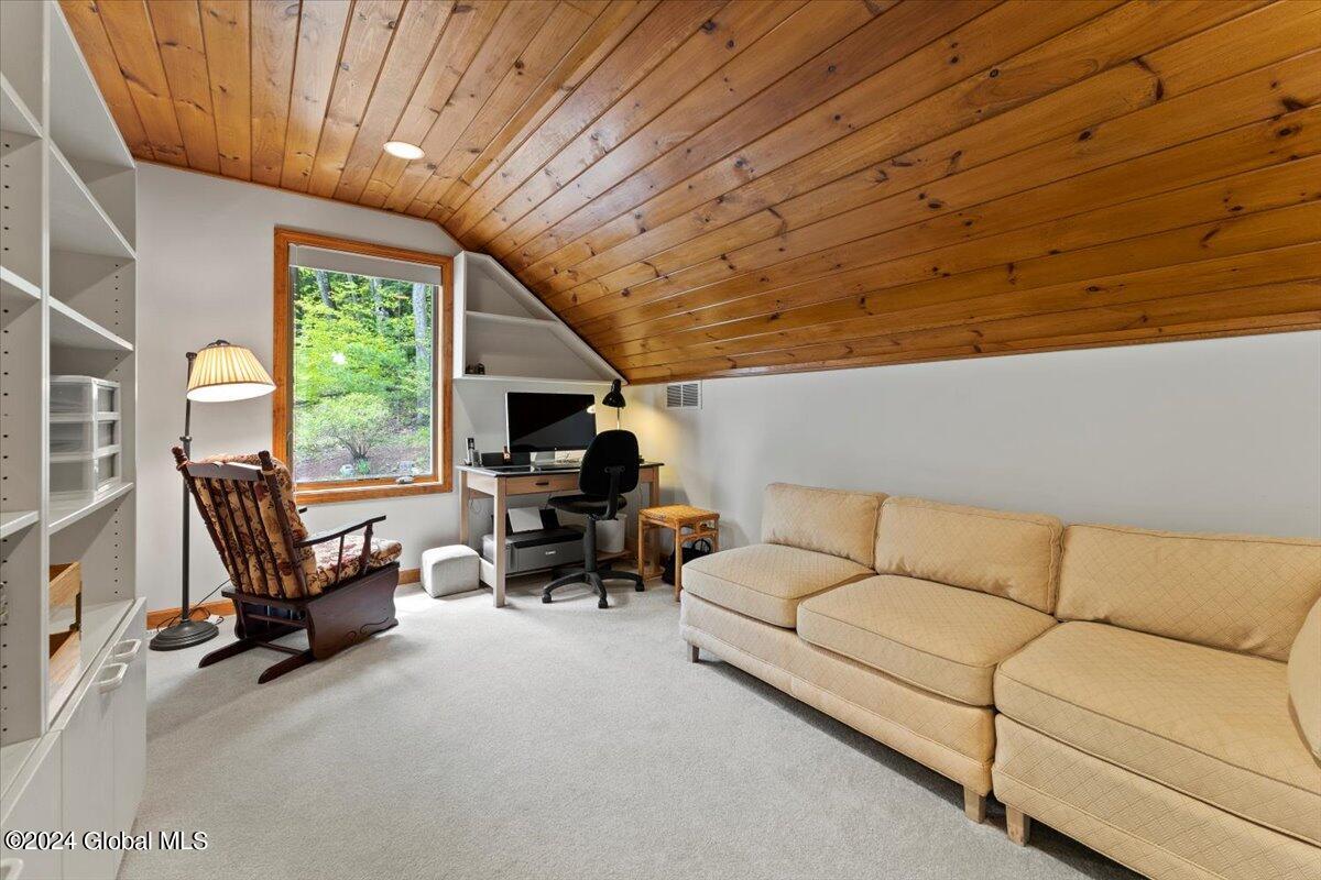 609 Diamond Point Road