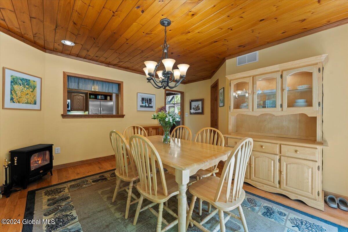 609 Diamond Point Road