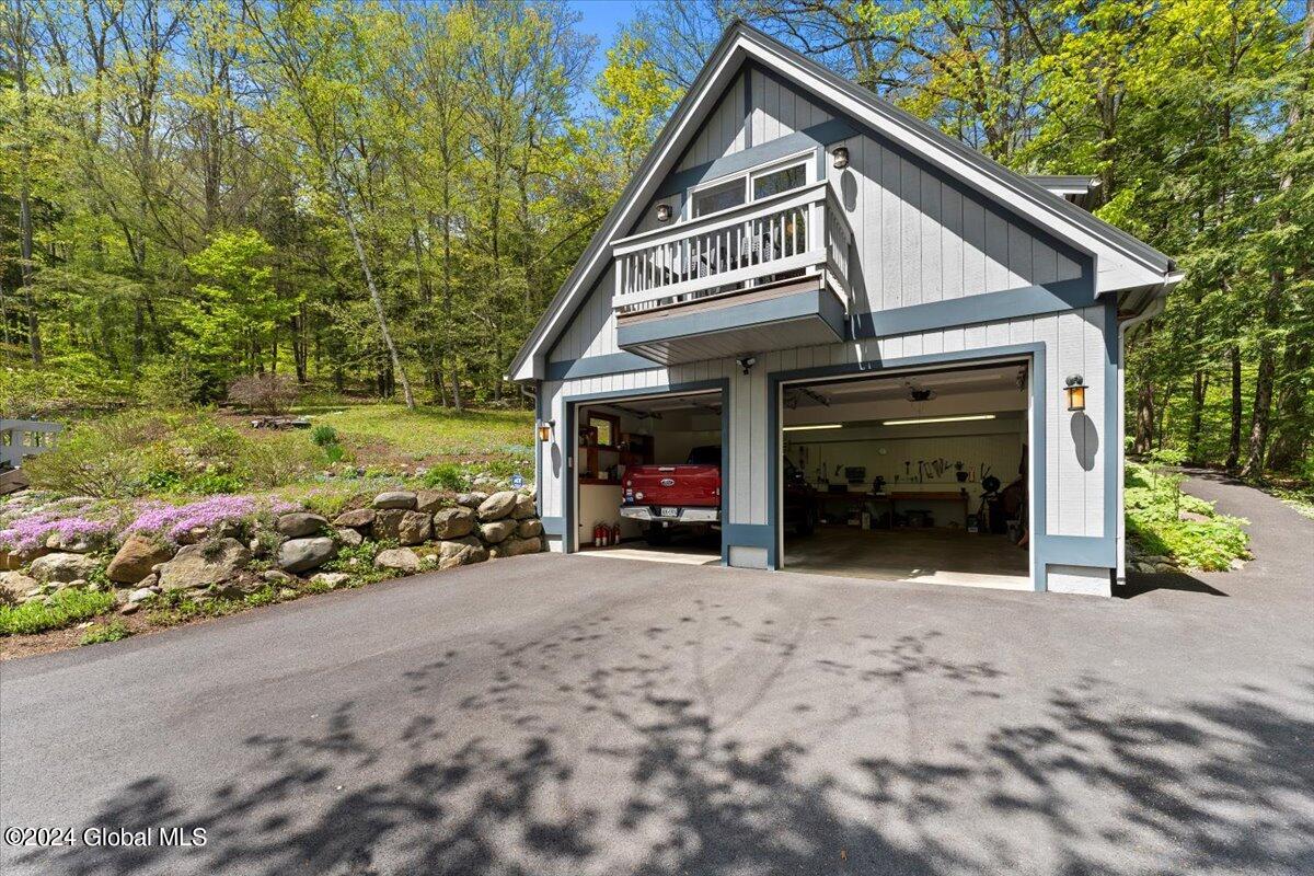 609 Diamond Point Road