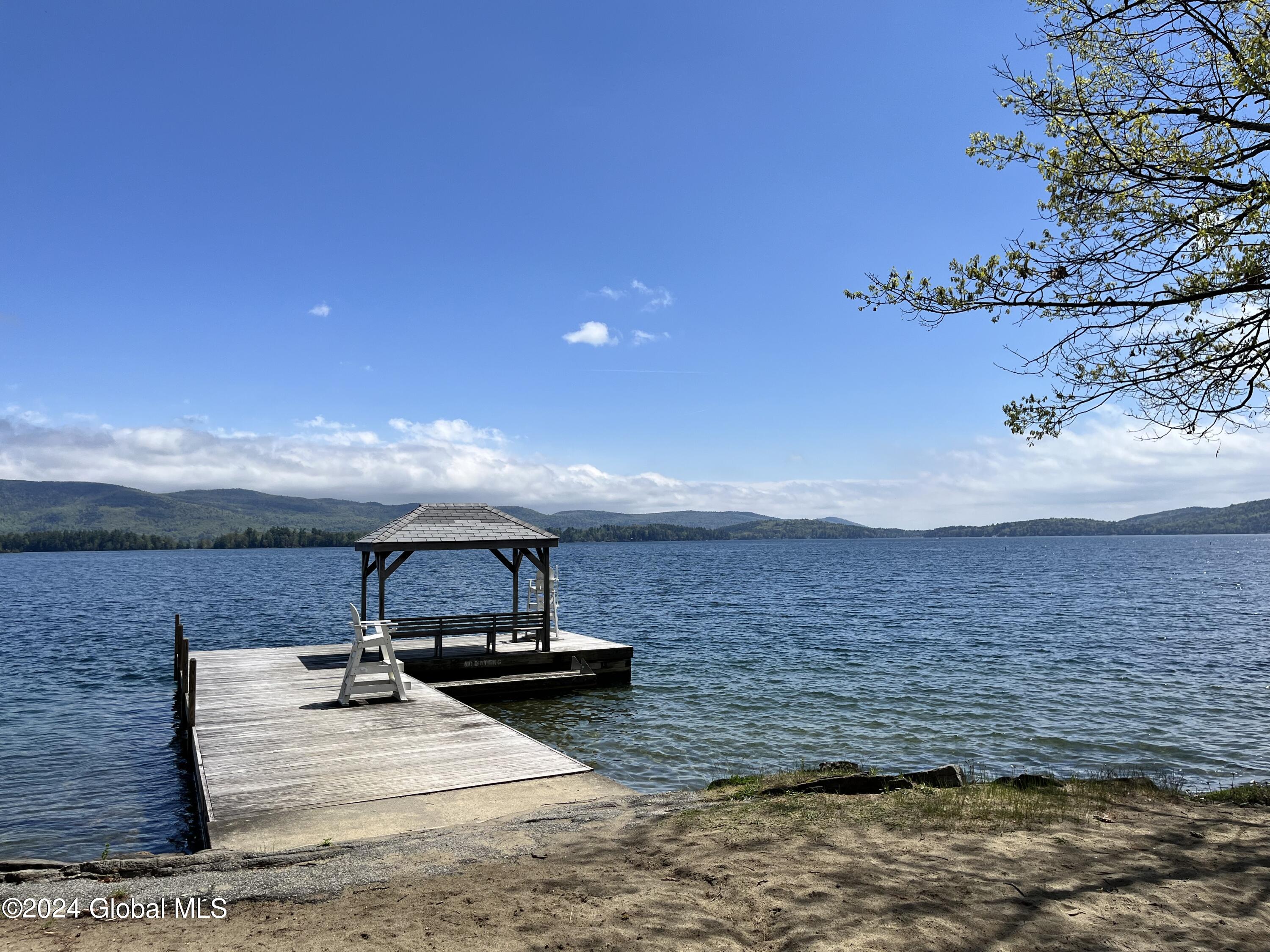 609 Diamond Point Road
