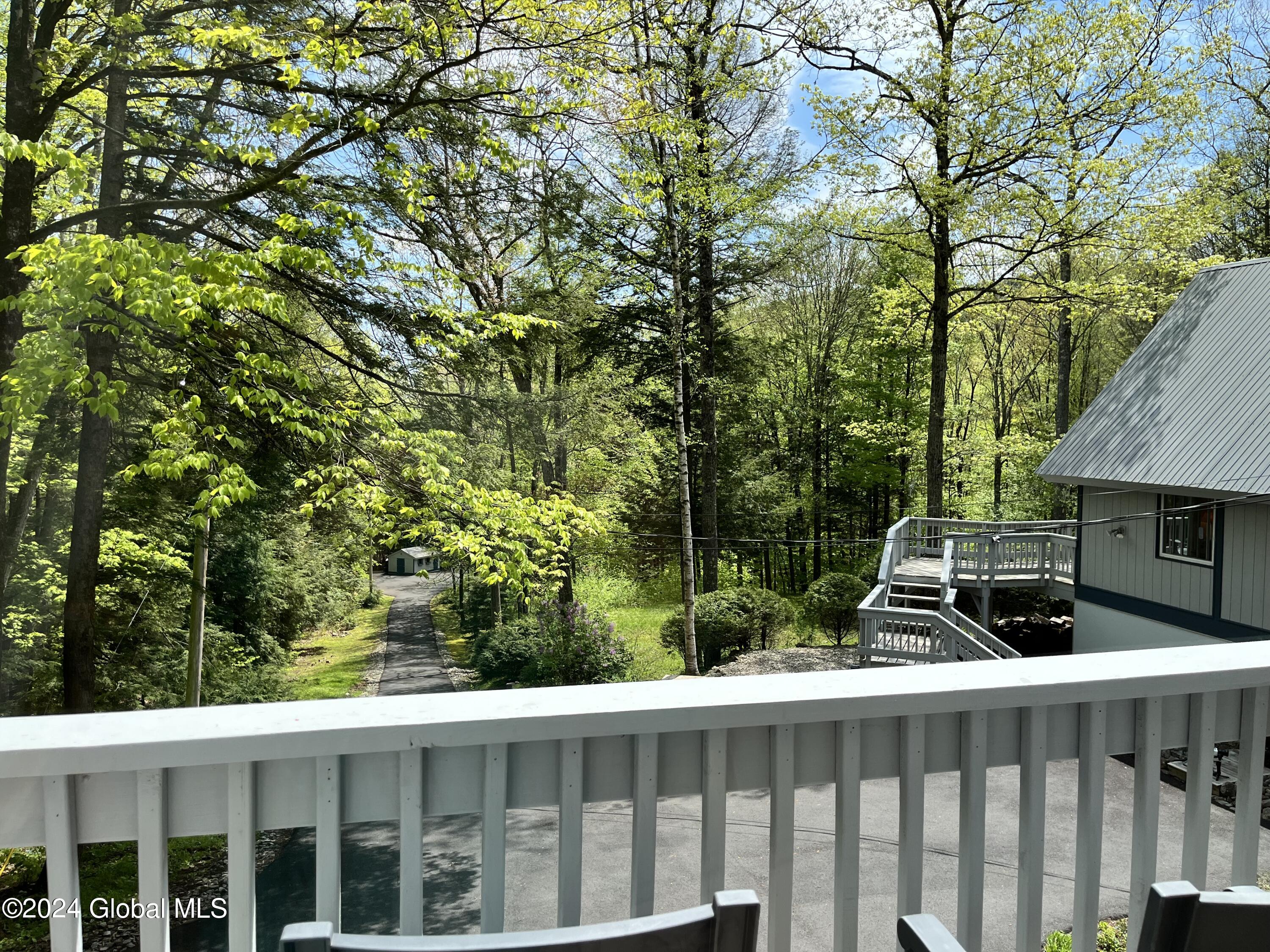 609 Diamond Point Road