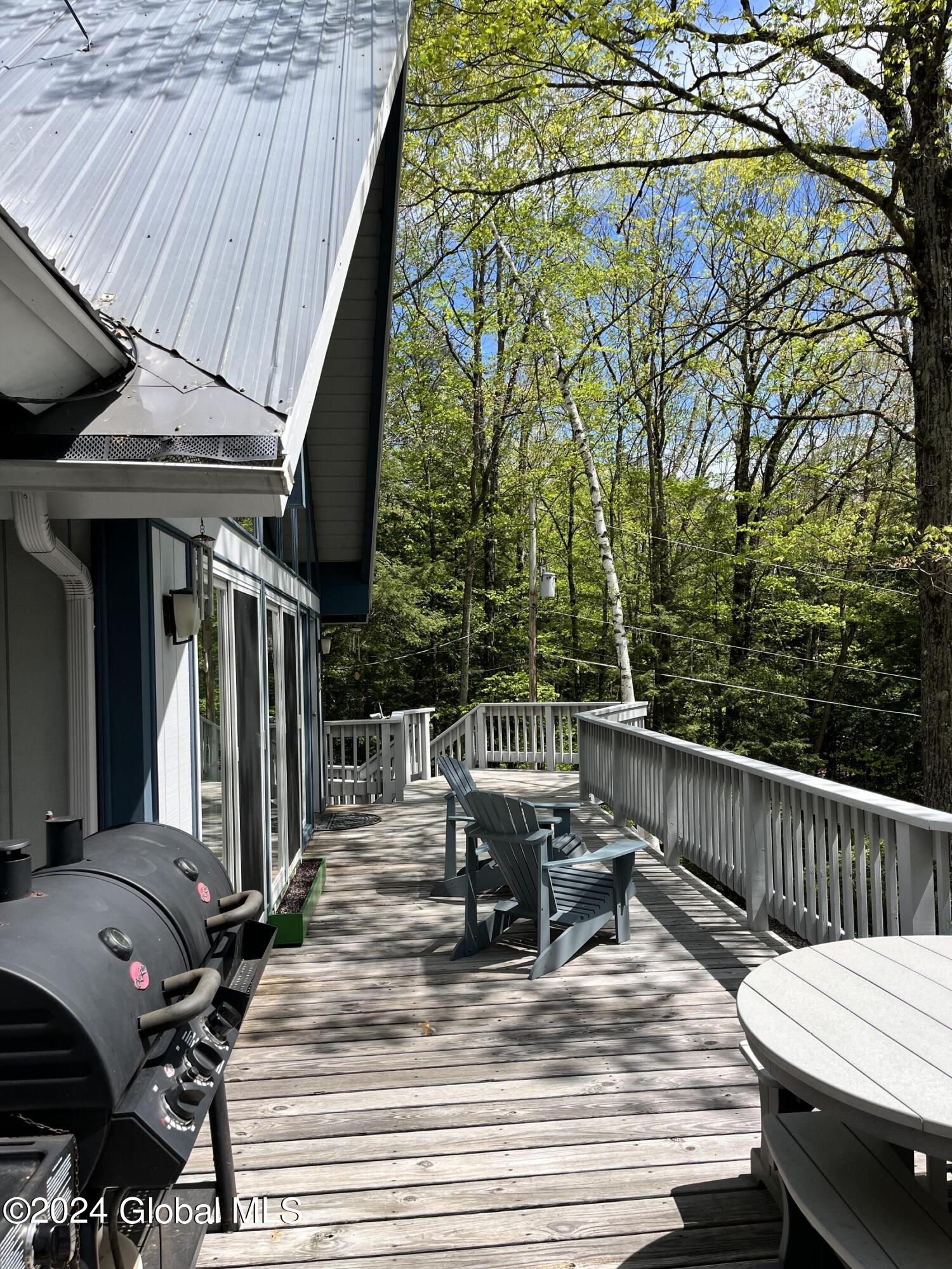 609 Diamond Point Road