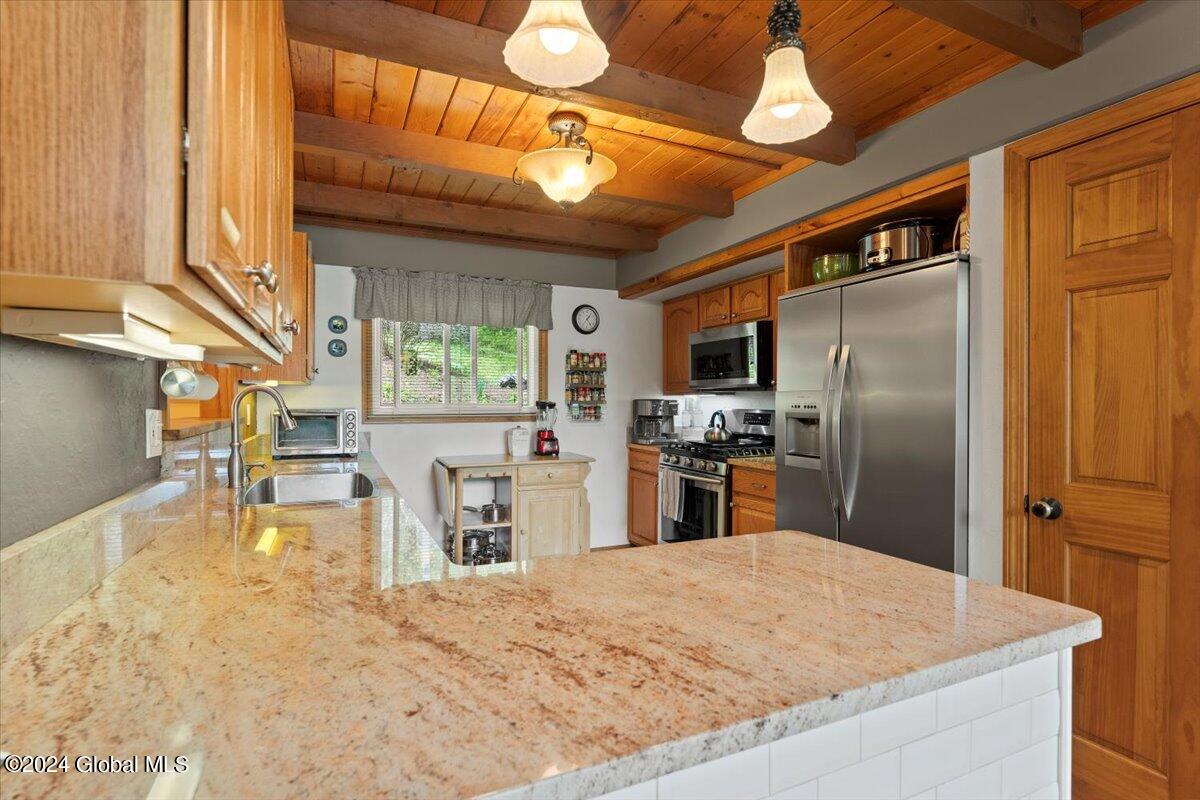609 Diamond Point Road