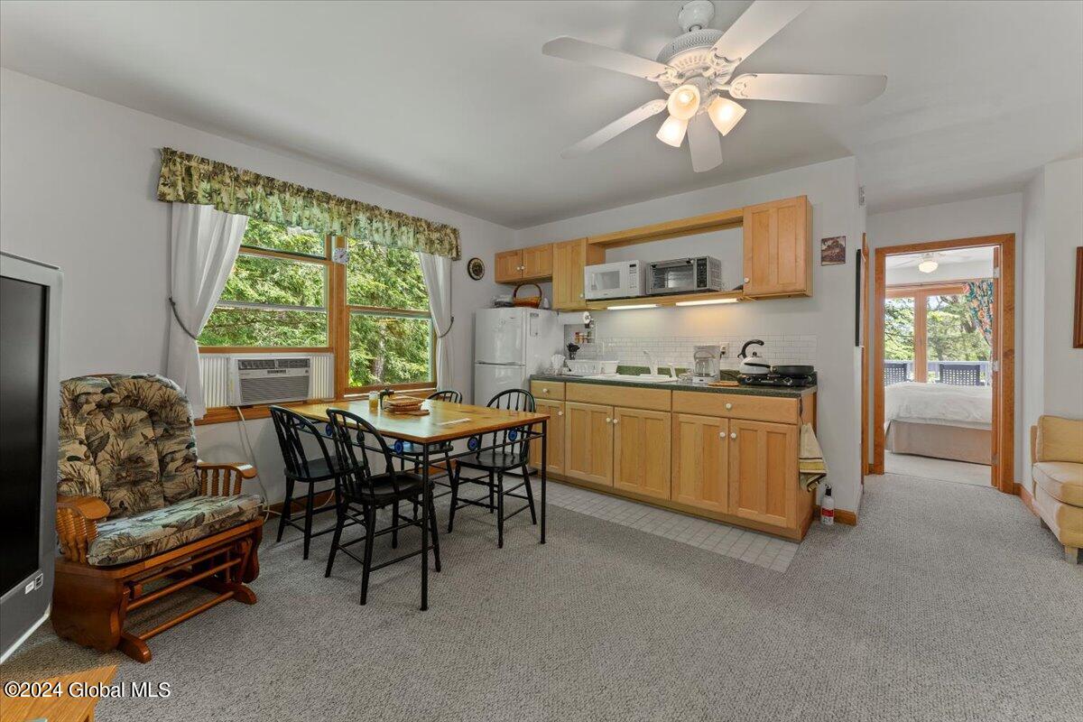 609 Diamond Point Road
