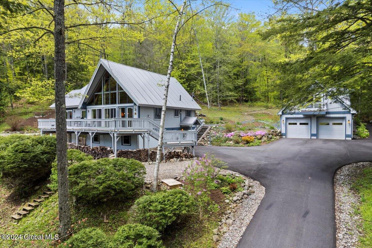 609 Diamond Point Road