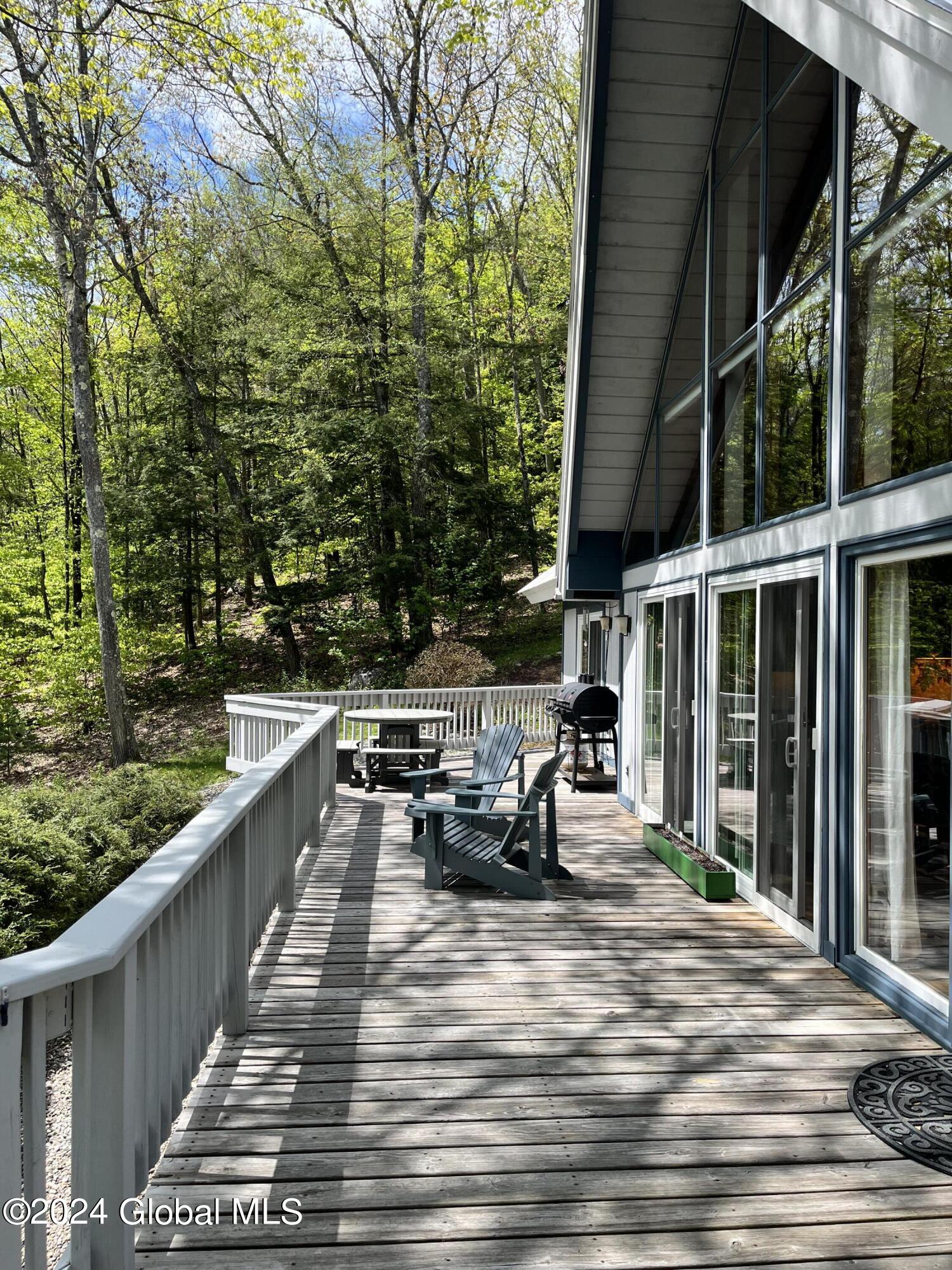 609 Diamond Point Road