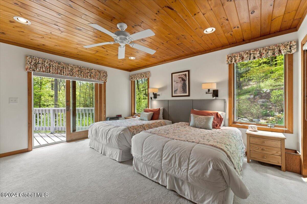 609 Diamond Point Road