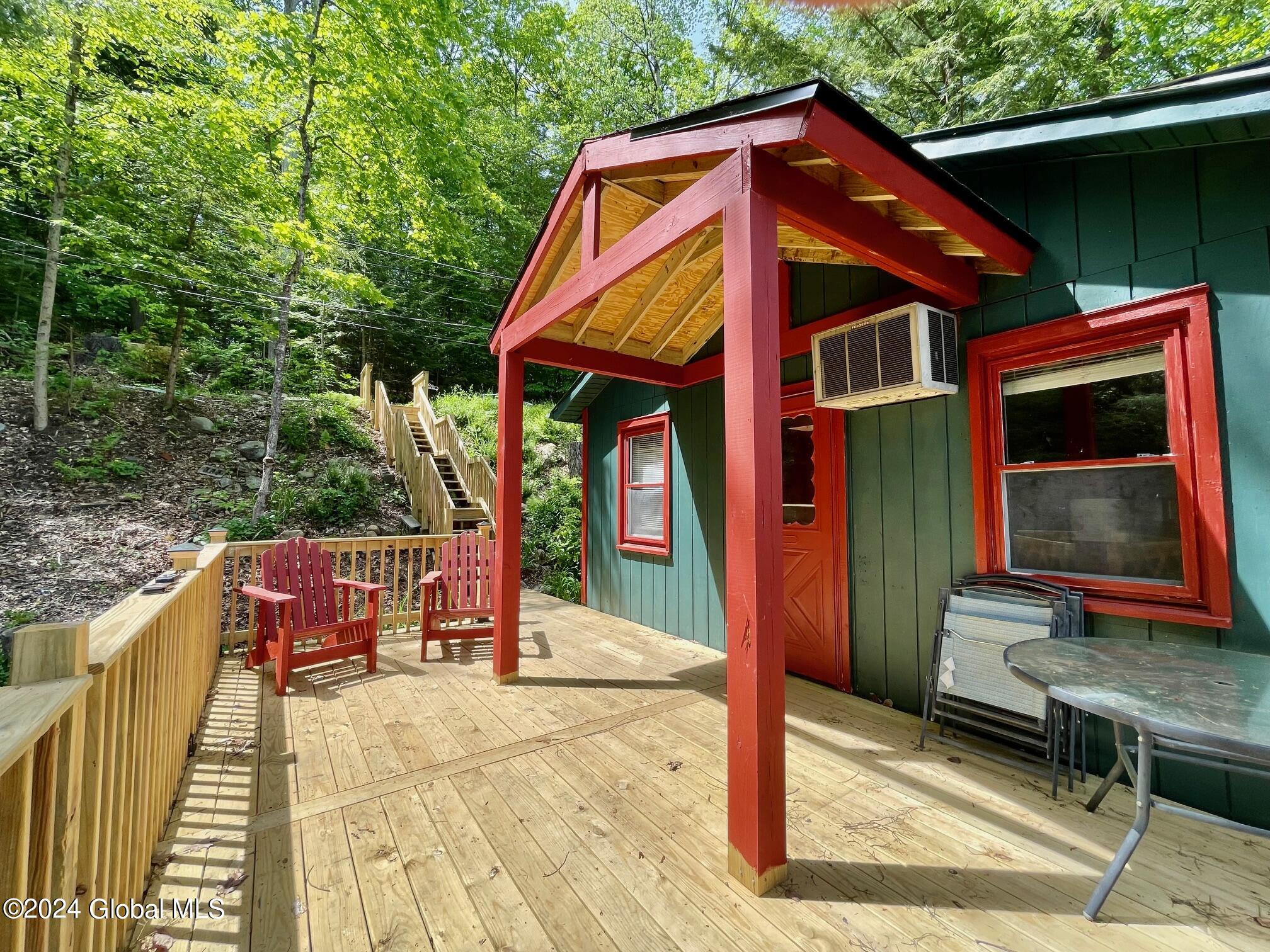 124 N Copeland Pond Way
