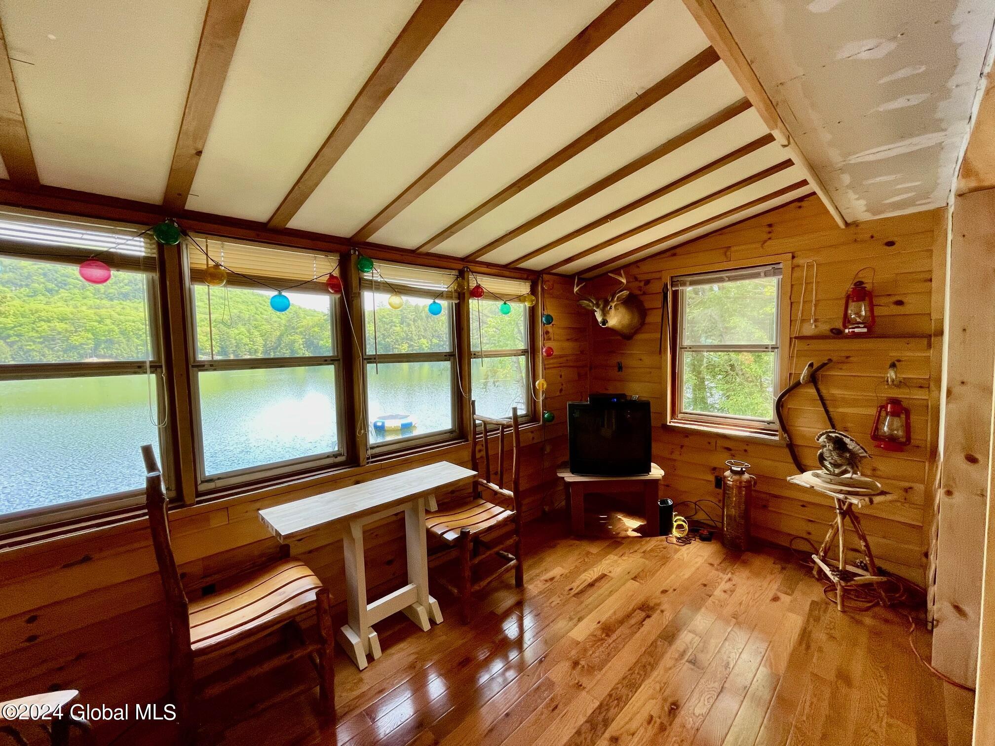 124 N Copeland Pond Way