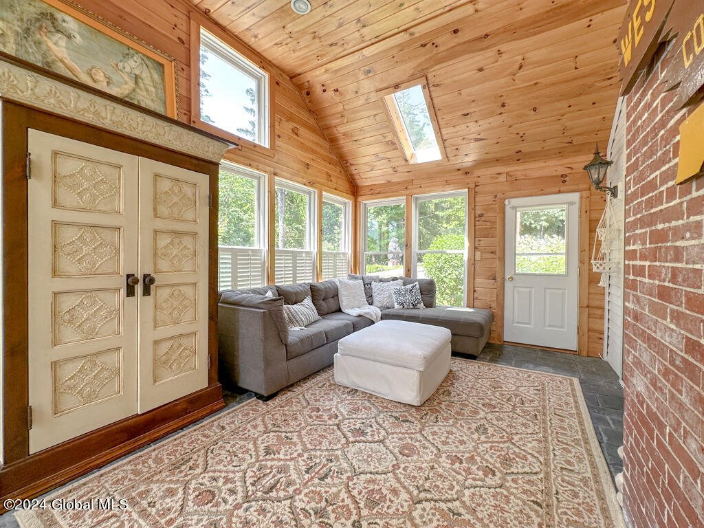 27 Westover Loop