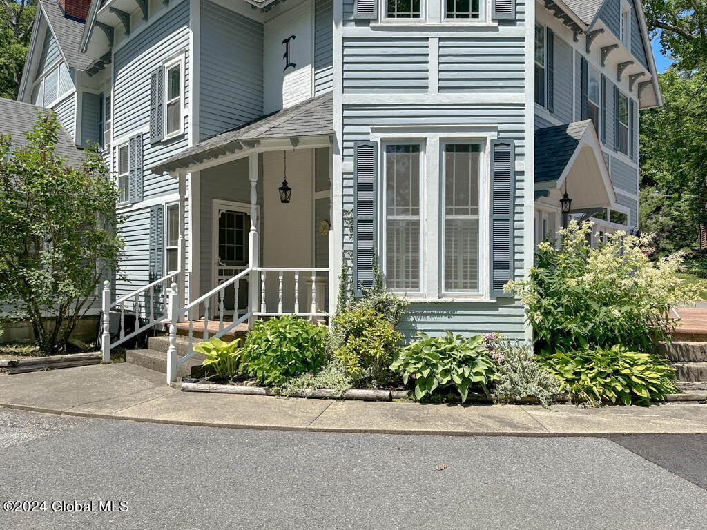 27 Westover Loop