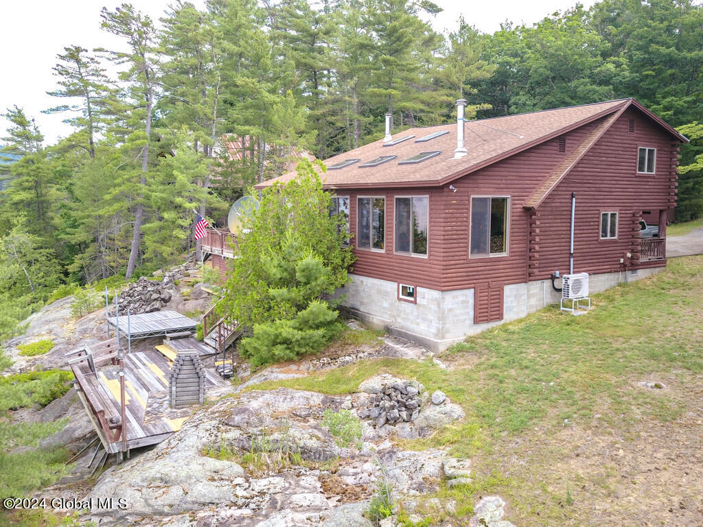 59 Loomis Lane