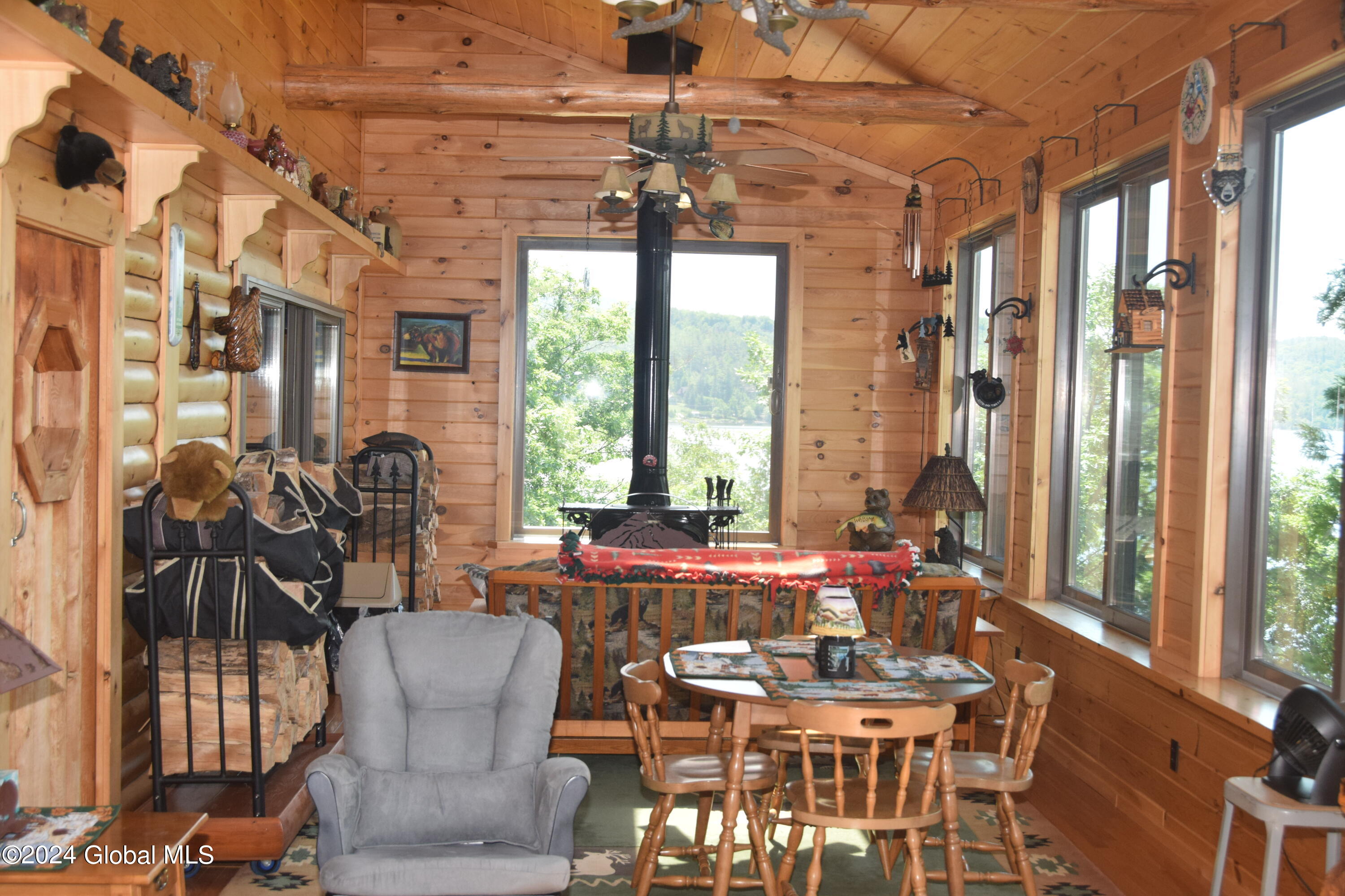 59 Loomis Lane