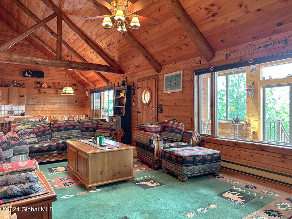 59 Loomis Lane