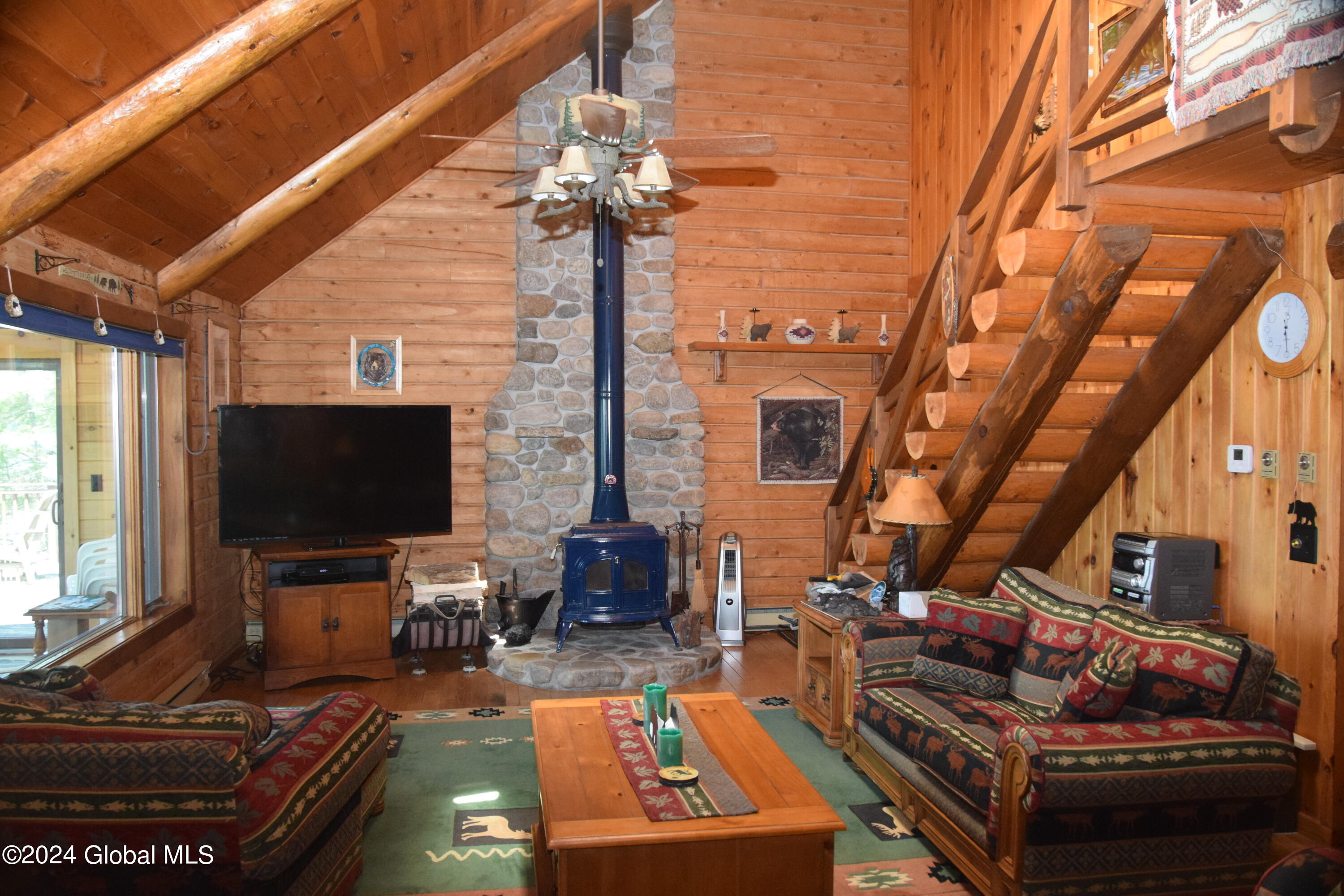 59 Loomis Lane