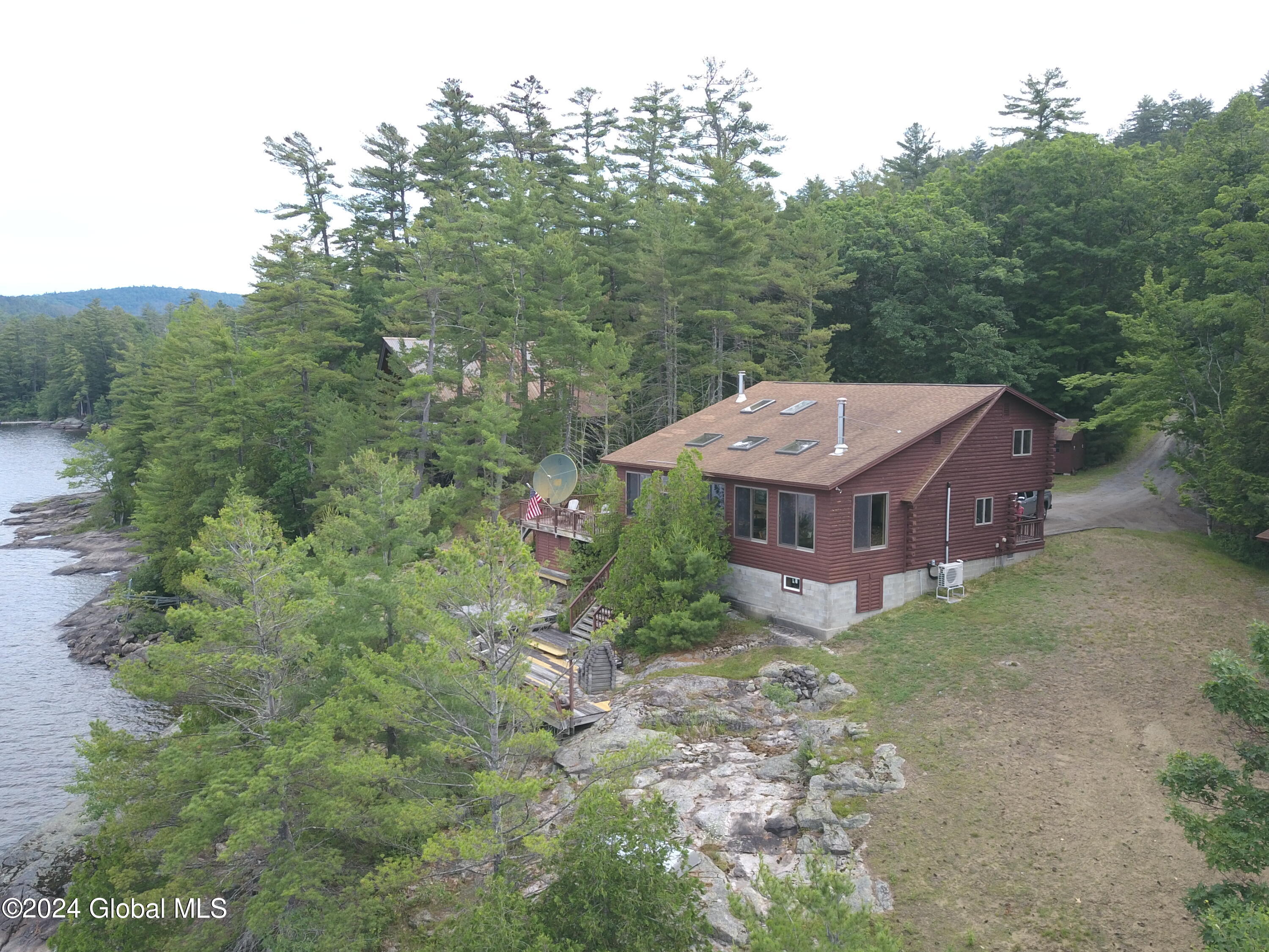 59 Loomis Lane